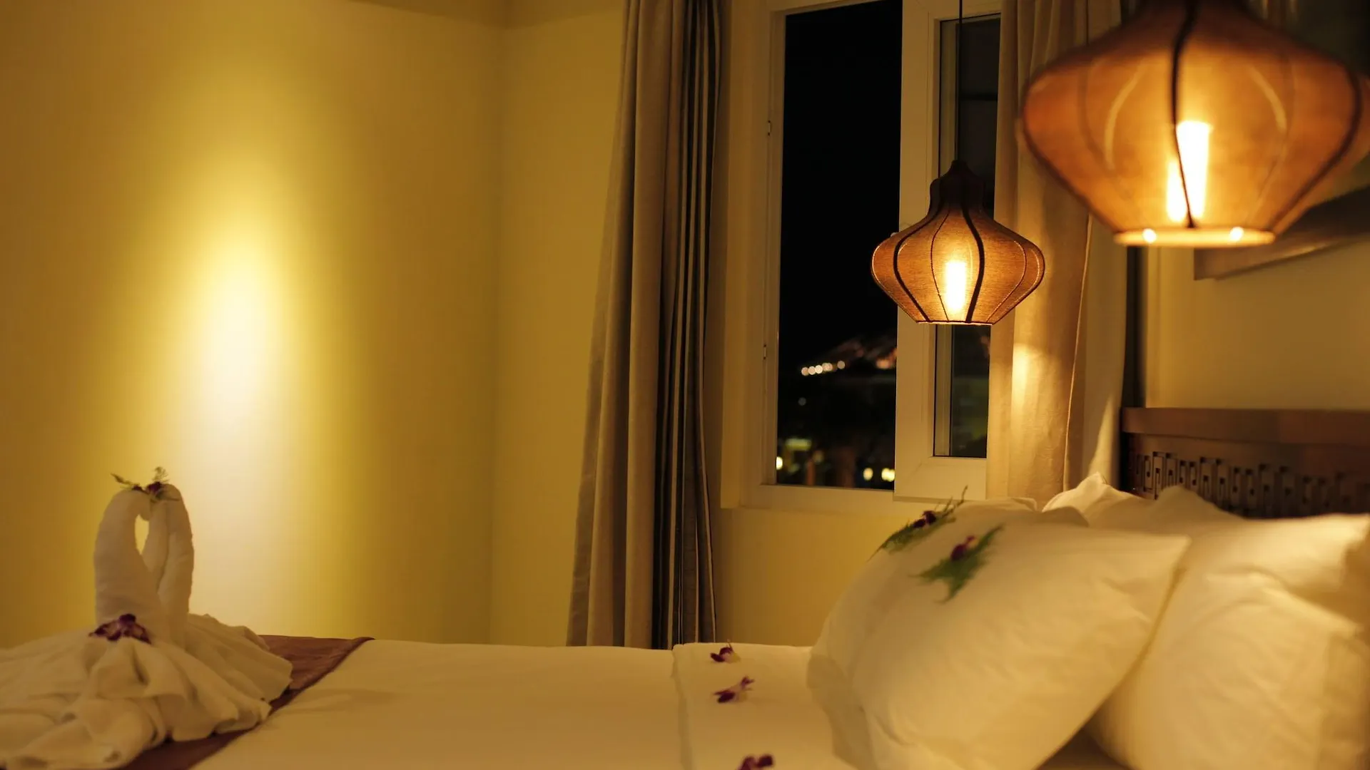 River Suites Hoi An Hotel